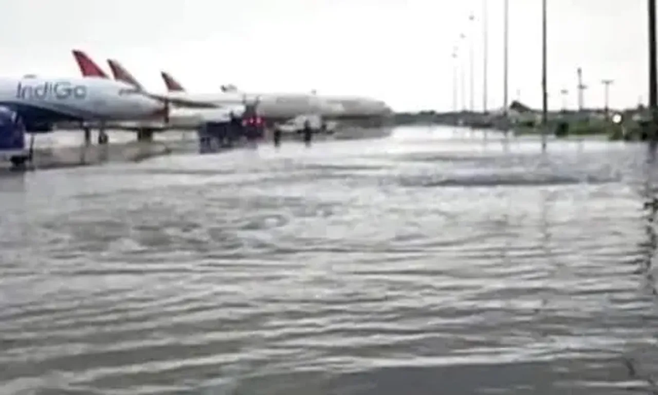 Delhi rains affect flight departures, arrivals at IGI airport, traffic snarls likely