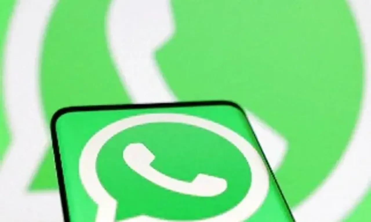 WhatsApp now lets users send voice messages as View Once