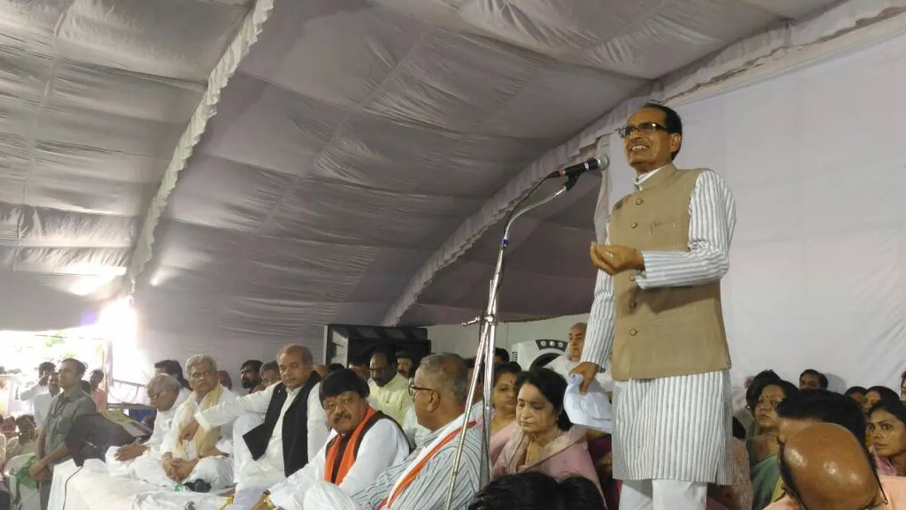 Shivraj Singh ends his indefinite fast