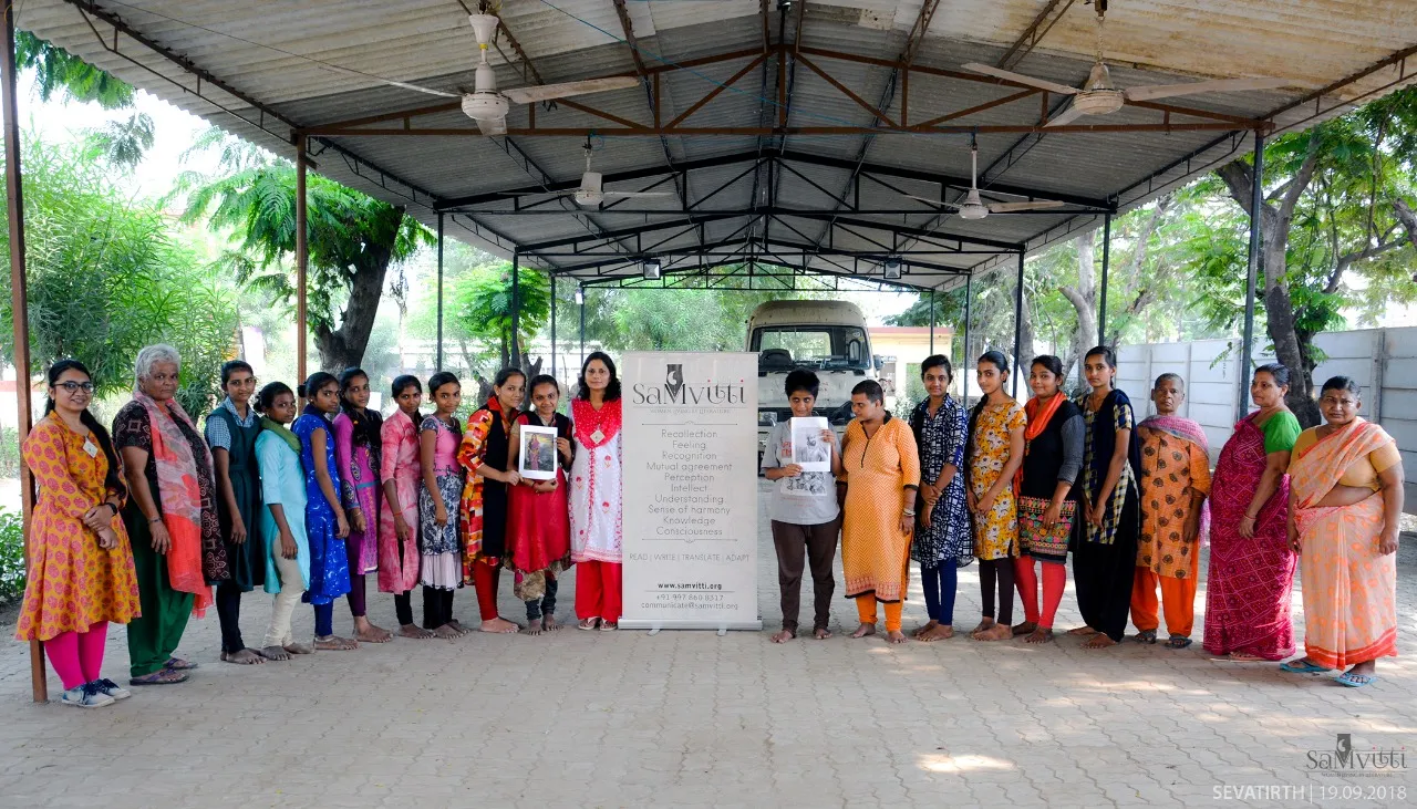 SahityaMitra Himangani Lakhera shared the story of Rajmata Jijabai Bhonsle to the women residents of Sevatirth in Vadodara