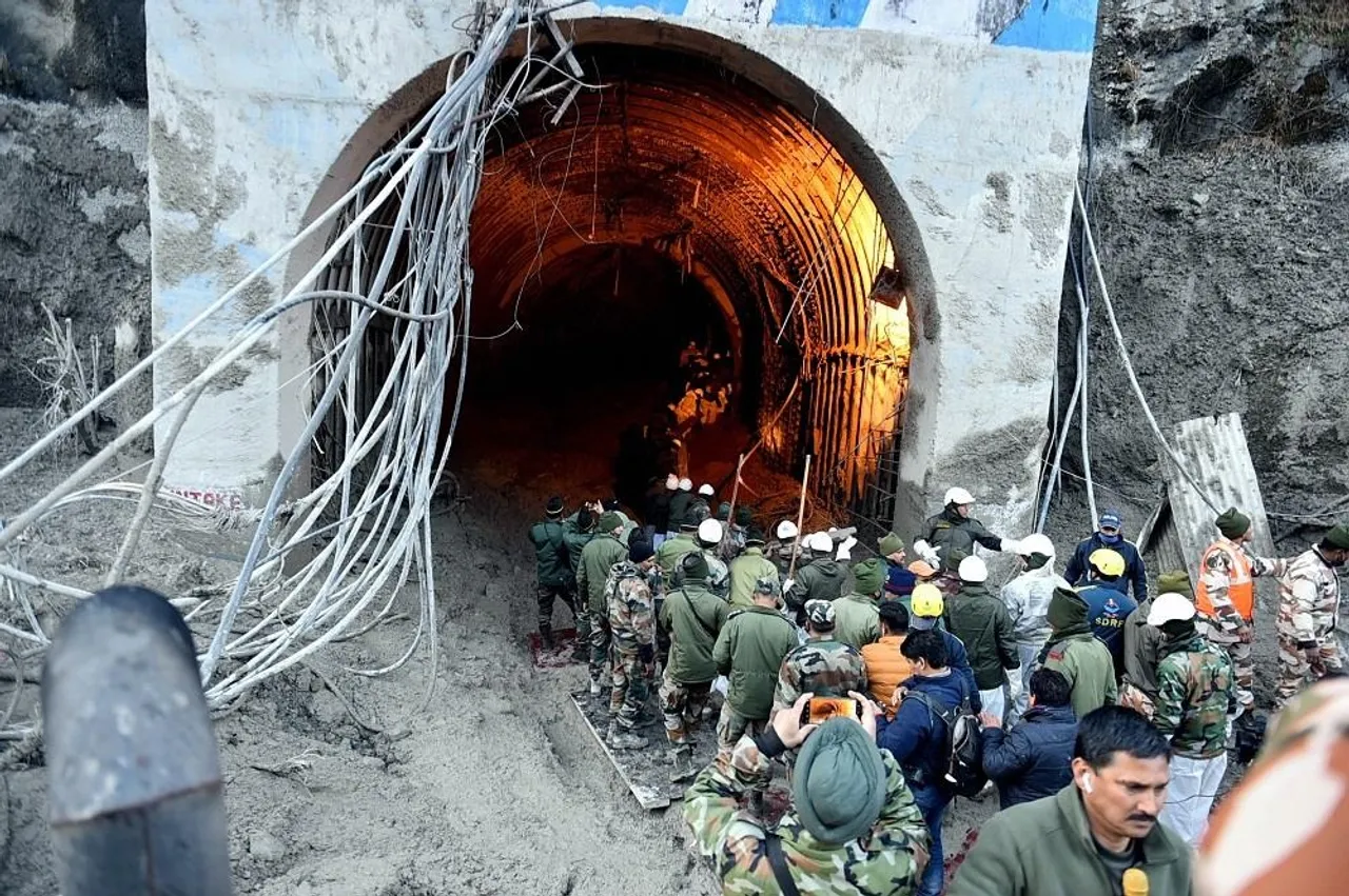 Massive rescue operation launched to evacuate trapped workers from Tapovan tunnel in Uttarakhand