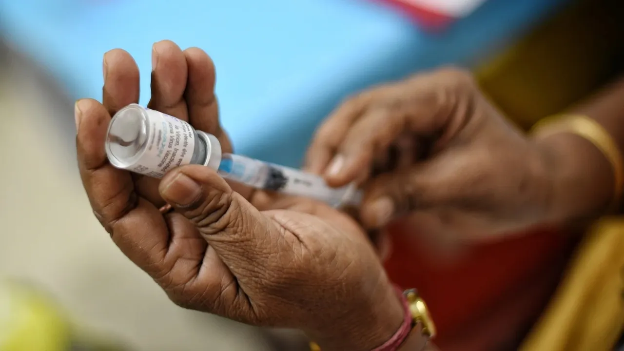 India becomes 2nd country after US to administer over 20 crore doses of COVID-19 vaccine