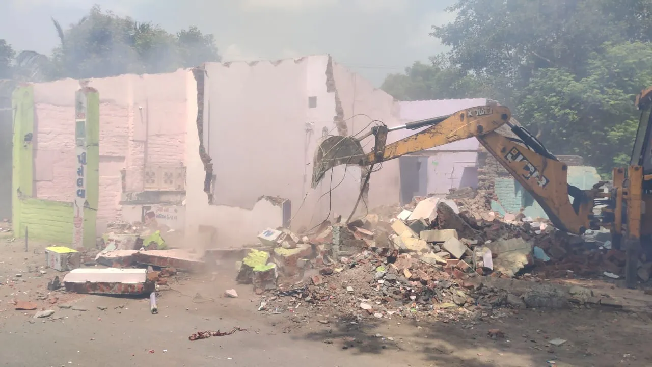 Vadodara Mahanagar Seva Sadan demolished over 29 illegal houses in Makarpura village on Monday