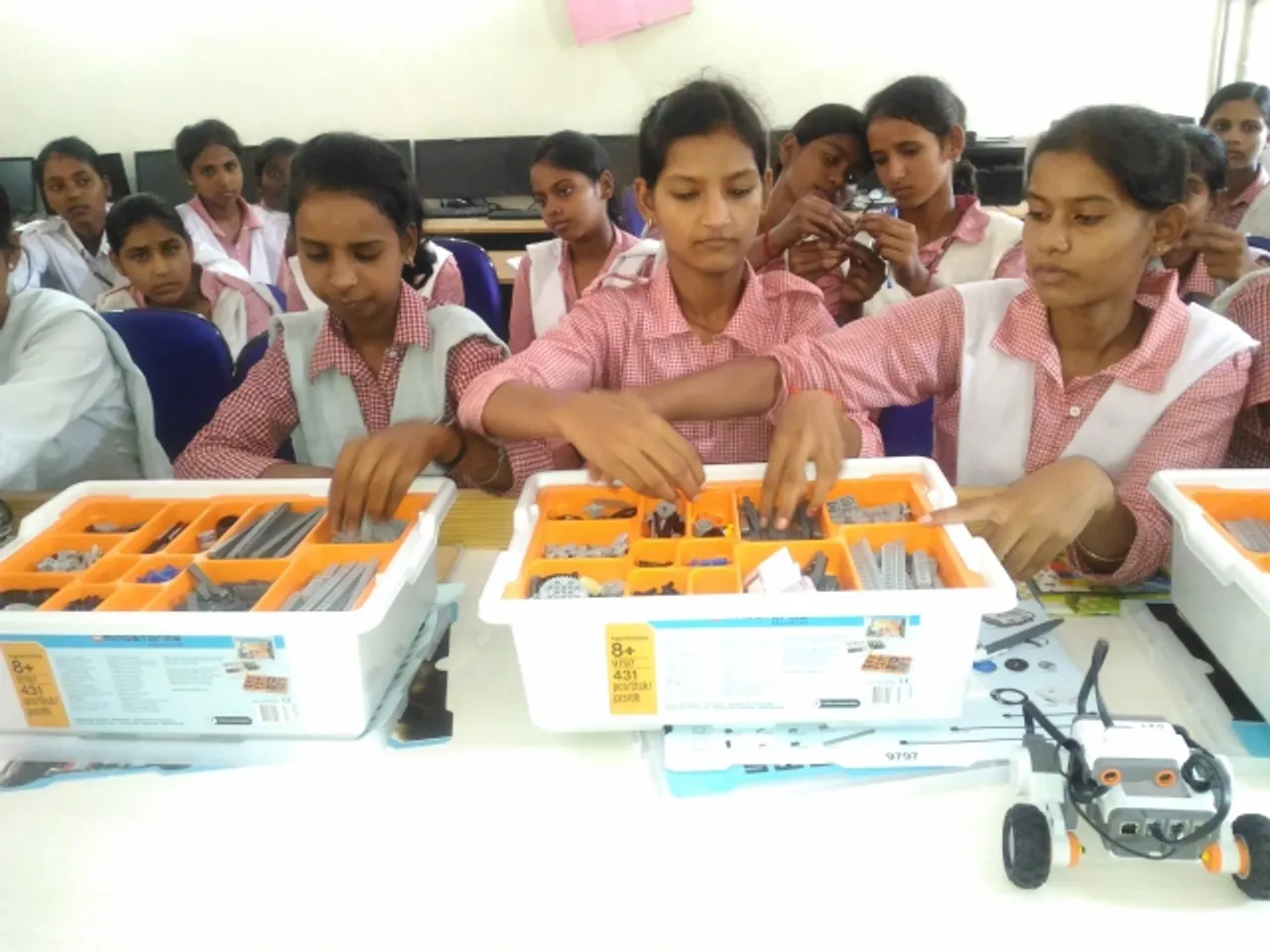 DLF Robotics Skill Centres Benefits Over 1200 Students