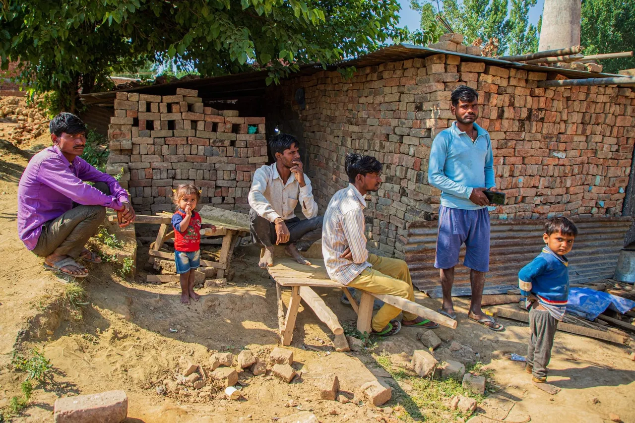 देश में अमीर और गरीब की खाई बढ़ी, मज़दूरों की आय में 0.8% की बढ़ोतरी