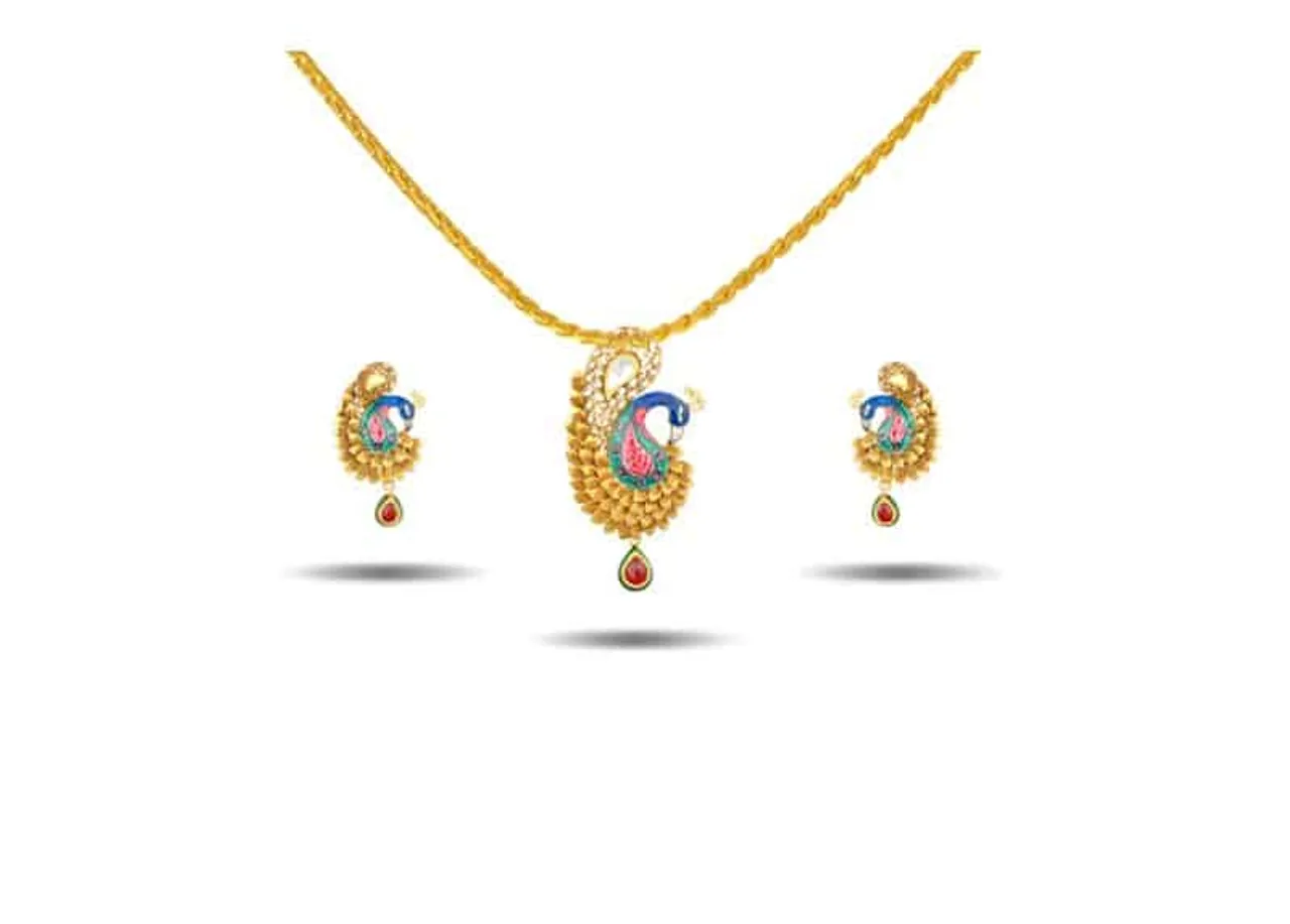 Jewellery eCommerce website introduces try on feature