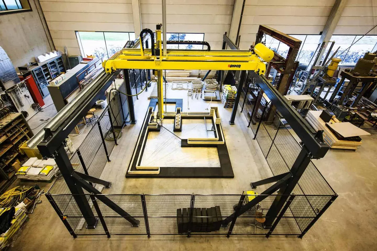 Researchers develop 3D concrete printer that can print smart walls