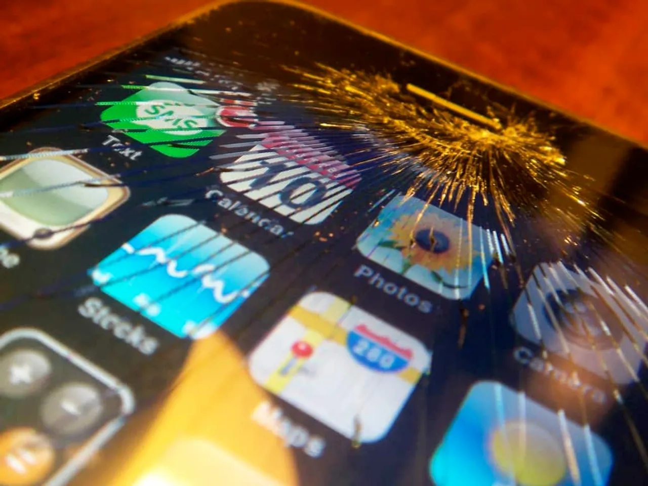 Apple applies for patent for making iPhones shatter proof