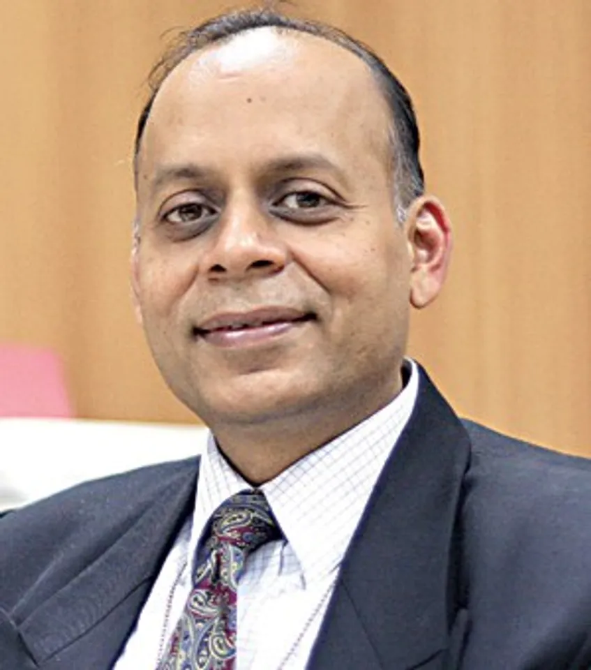 Dr Ajay Kumar, DeitY receives IESA Technovation Sarabhai Award 2015