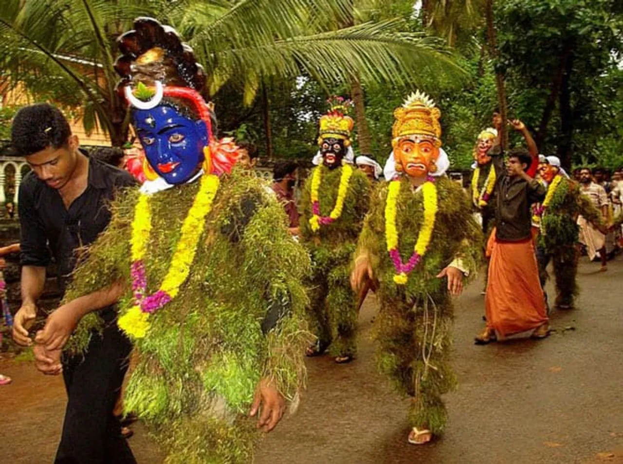 onam kummatikali