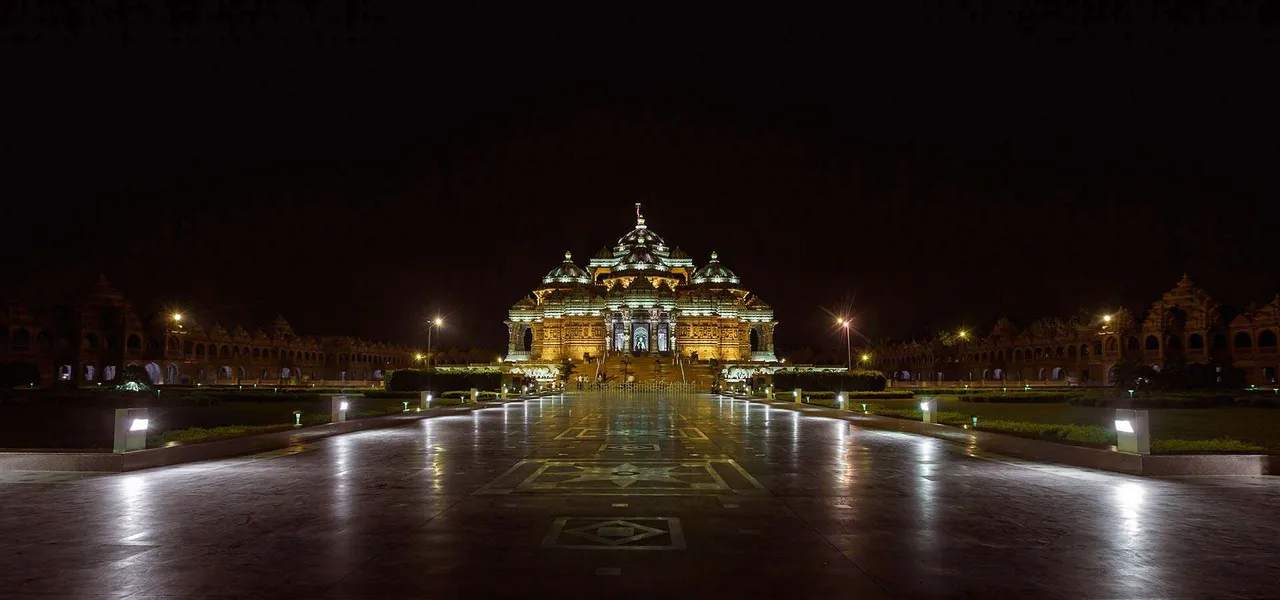 akshardham newdelhi nightview