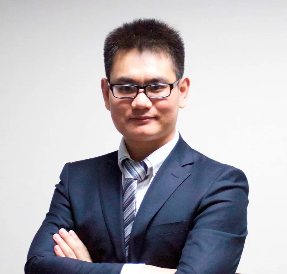 Bruce Zhou CEO Axilspot