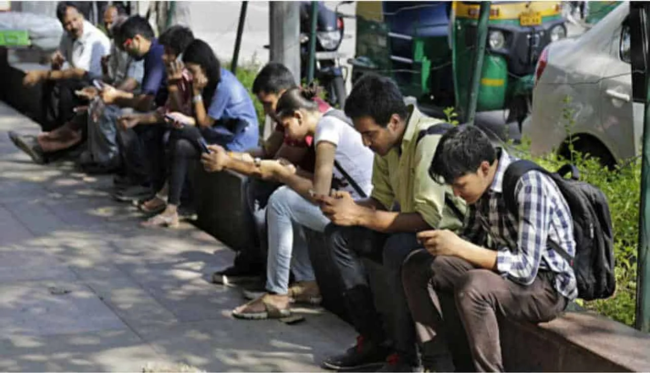 Indian mobile sales will be more about smartphones in future: Report