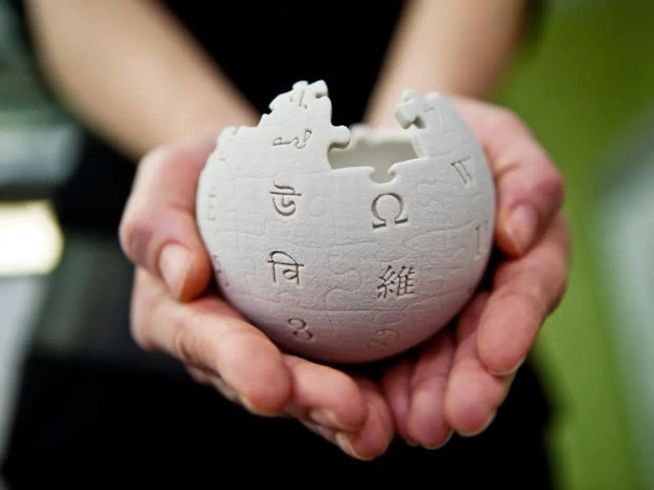 wikipedia globe handheld