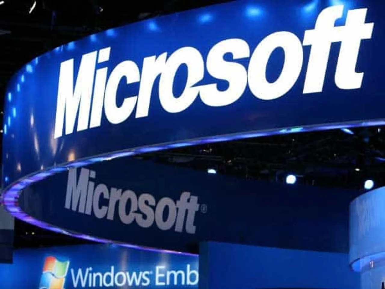 Microsoft pulls support from Windows 8, Focus shifts on AI, Cloud