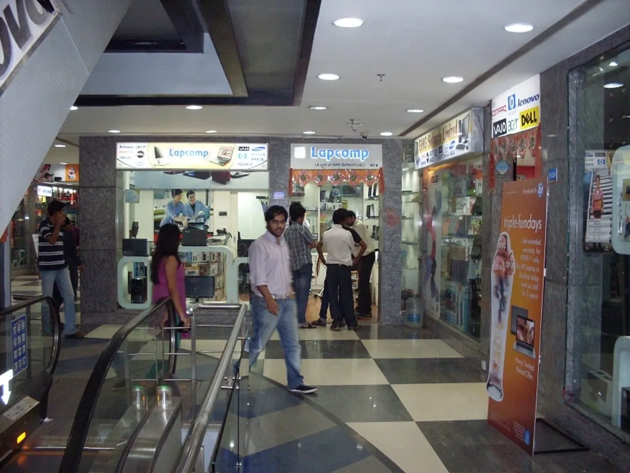 Kolkata Retailers driving digital card