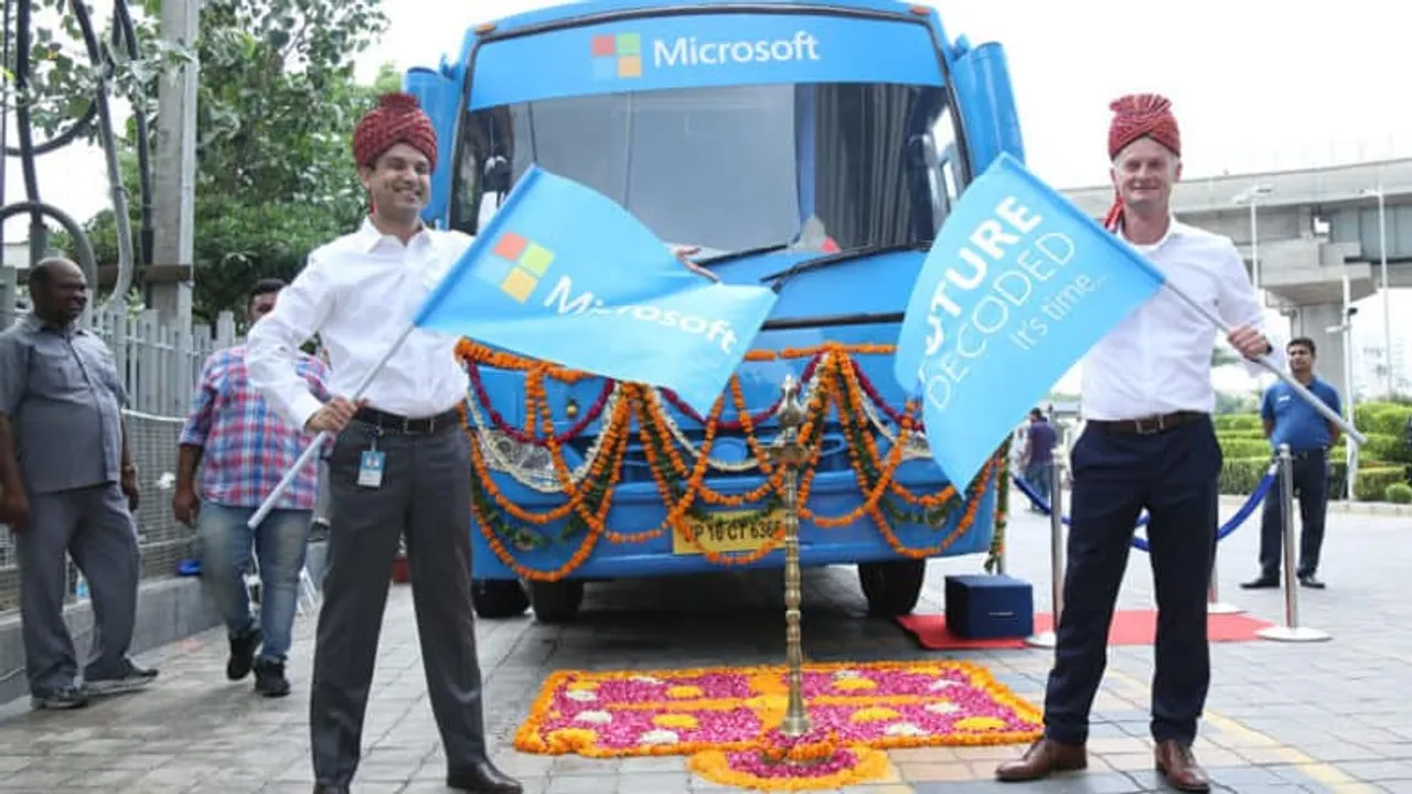 Microsoft Future Decoded on Wheels Bus Visits Mumbai