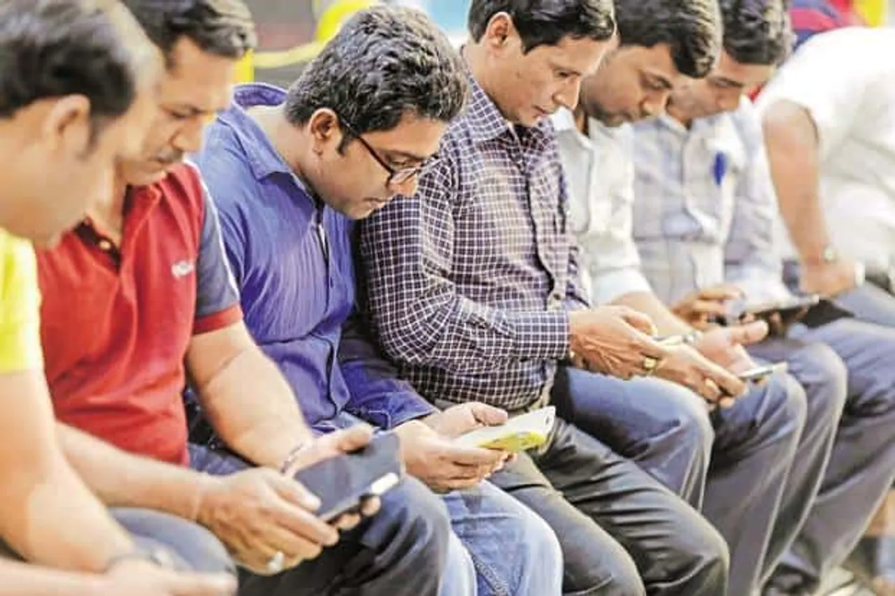Indians take advice from family and friends before buying a phone: IDC