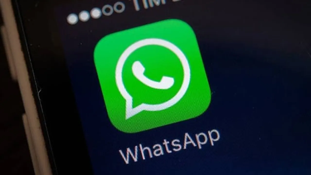 Whatsapp adds green badges to business accounts