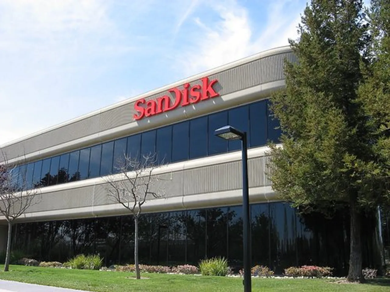 SanDisk launches its USB 3.1 Flash Drives and First microSD Card of Application Performance Class 1 (A1)