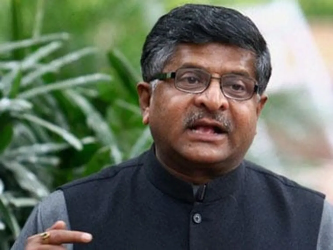 94, 000 Crore worth Mobile phones to be assembled in India in FY 17: Ravi Shankar Prasad