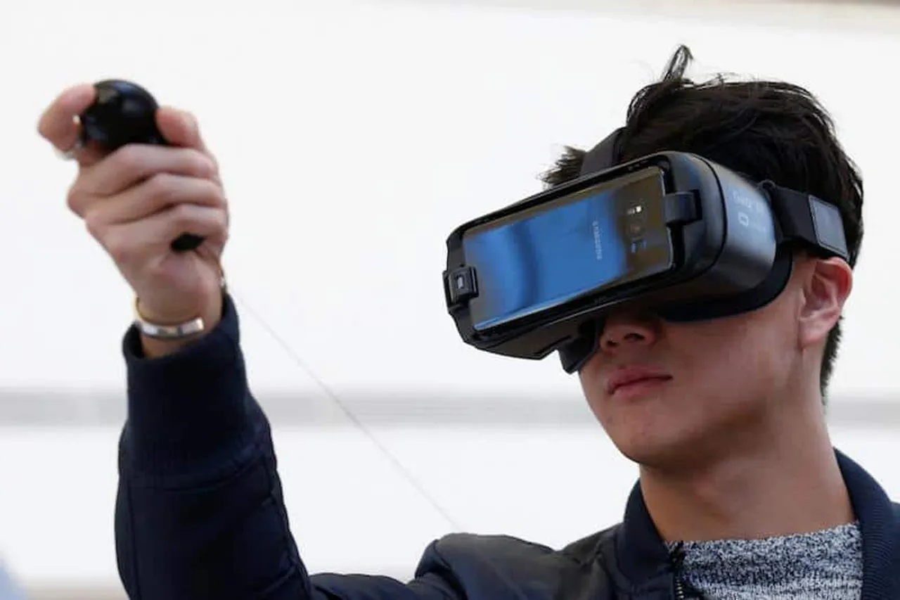 Samsung Gear VR gets  Chromecast support