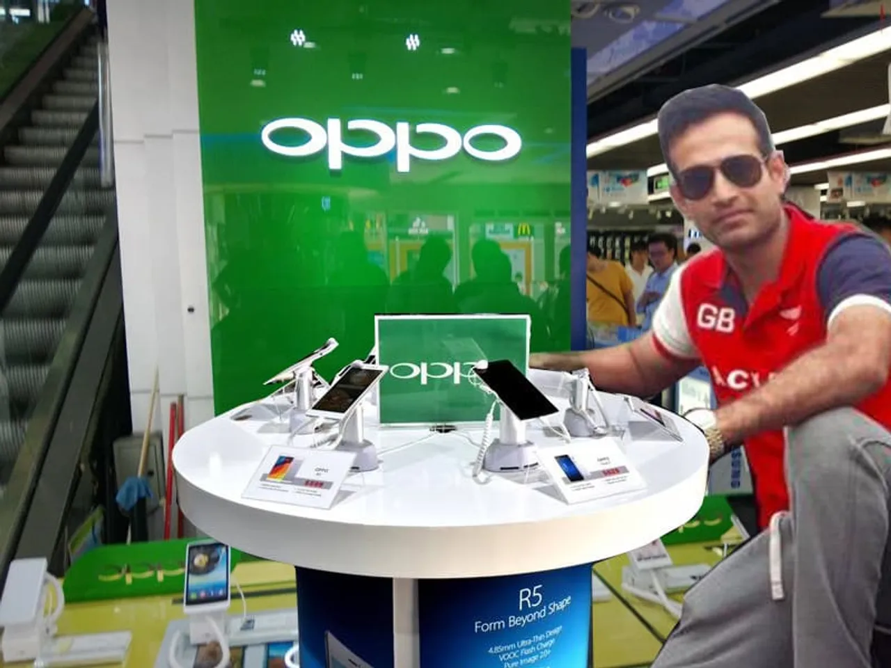 Irfan Pathan launches OPPO exclusive store in Jaipur
