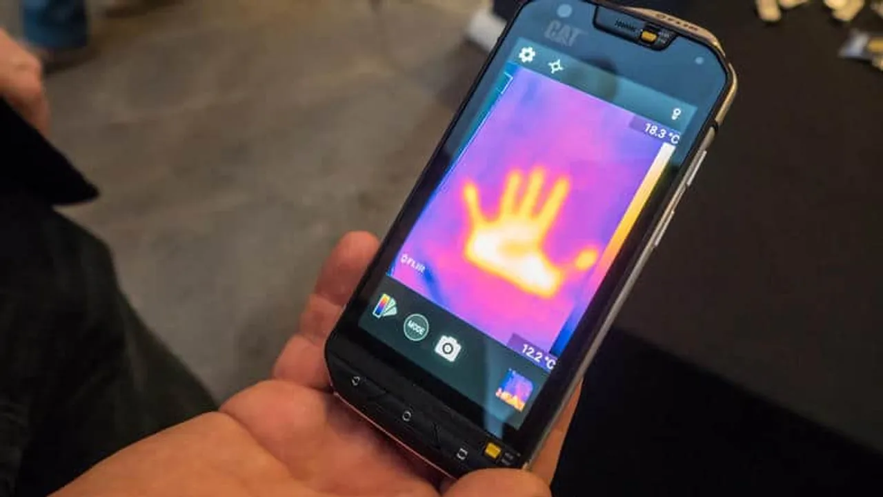 World’s First Smartphone With an integrated Thermal Camera