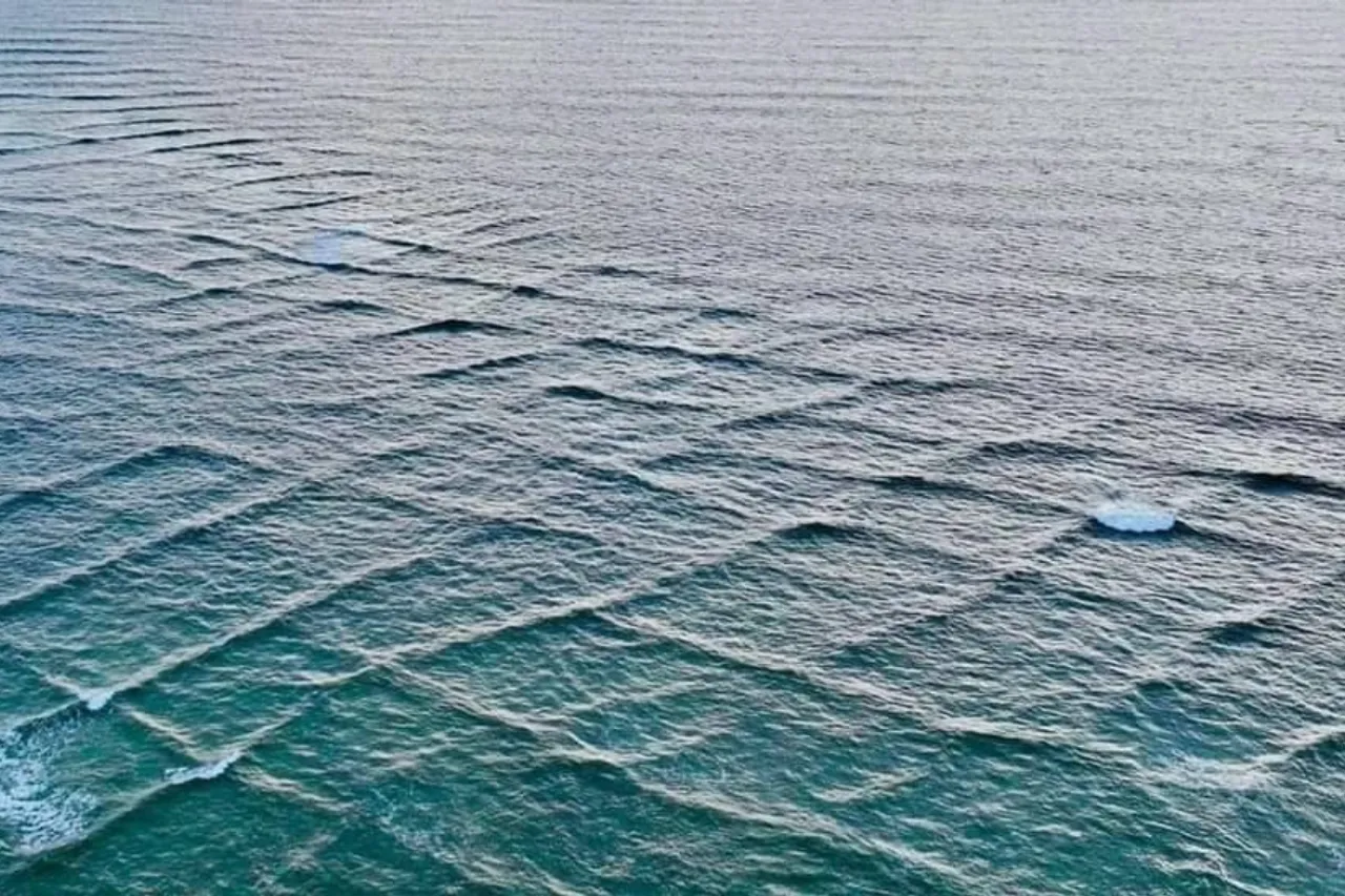 Square waves appear in Turkey’s Aegean sea, but they are dangerous