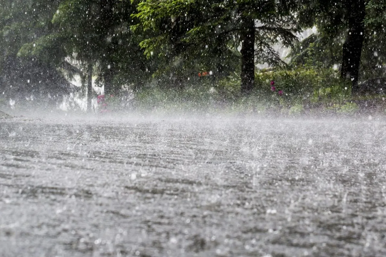 IMD issues urgent heavy rain and lightning alert for Madhya Pradesh