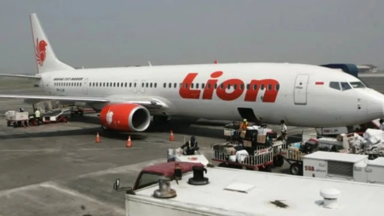Passenger plane goes missing after flying in Indonesia