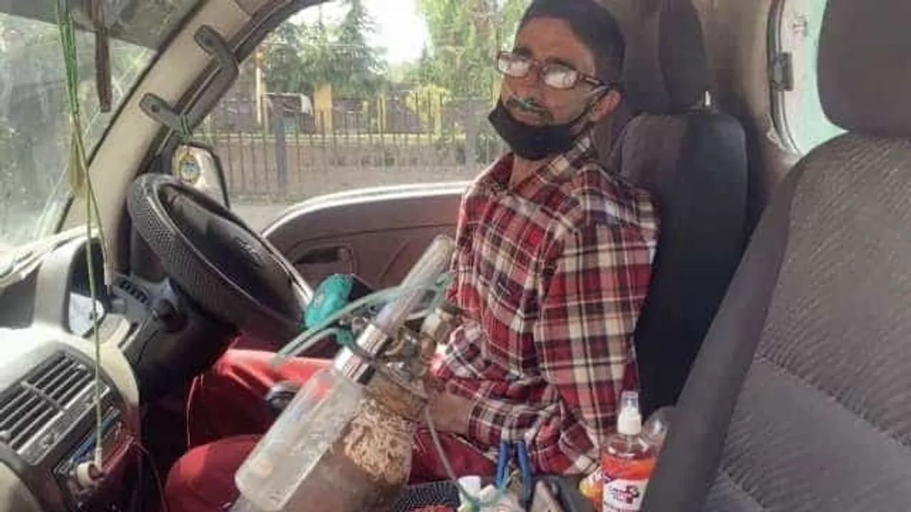 Meet Manzoor Ahmad Asthma patient, supplying oxyegn cylinders to others