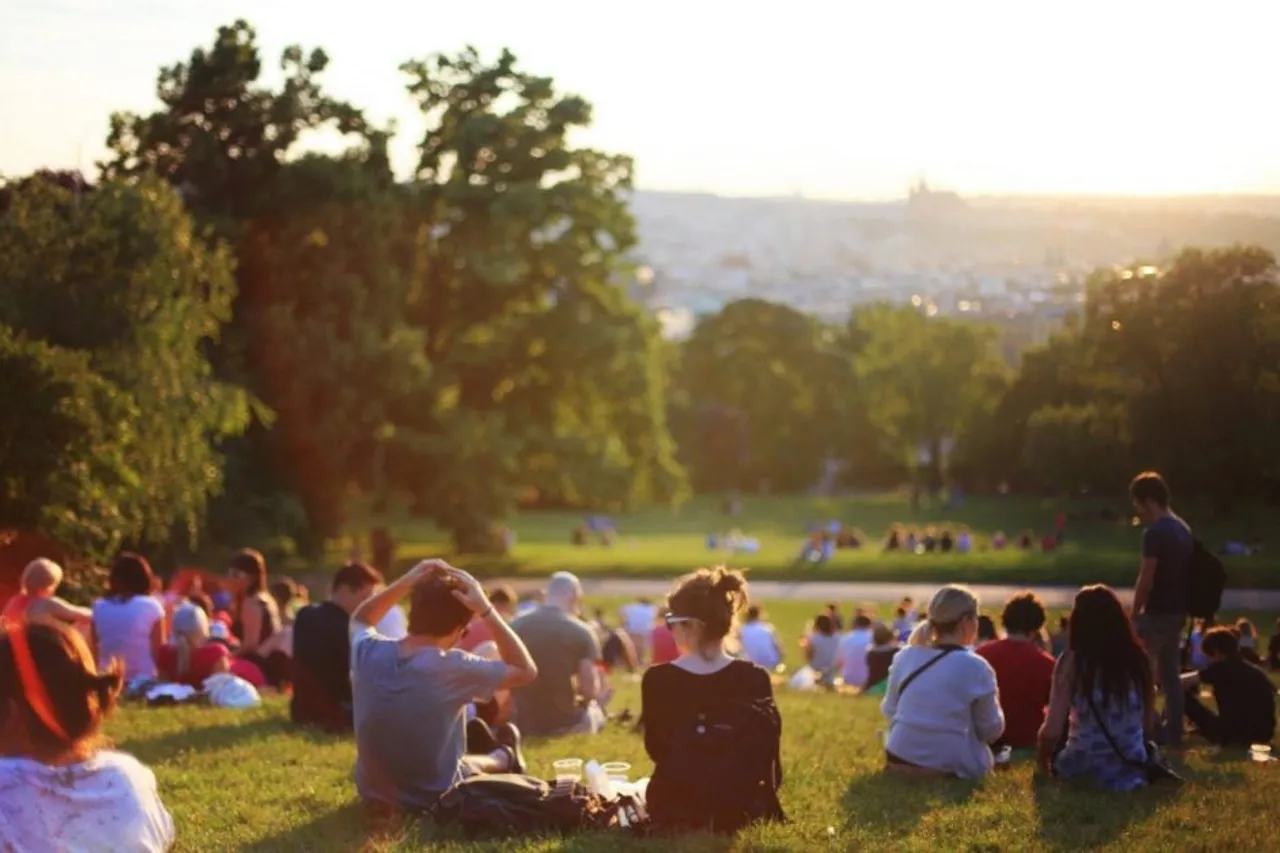 Covid: Rushing to crowded places increases chances of getting infected