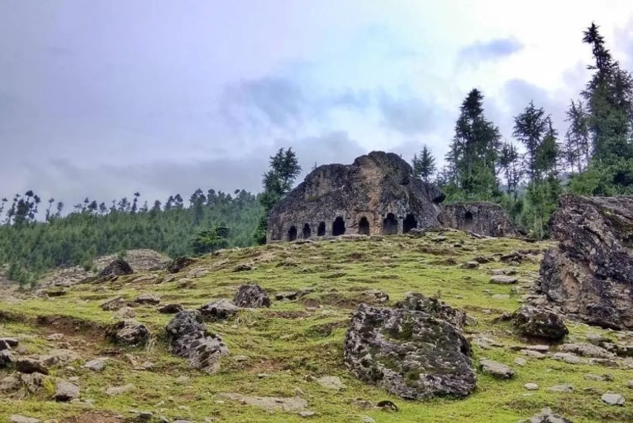 Kashmir's Kalaroos Caves