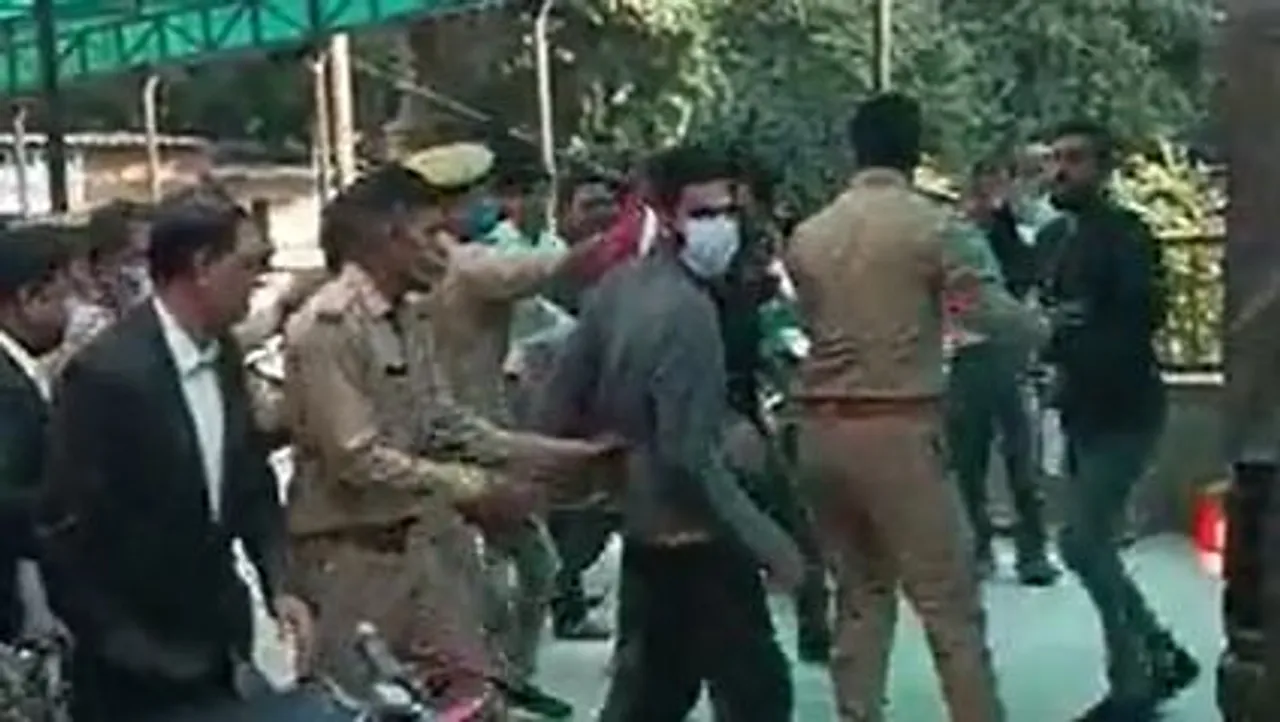 Kashmiri students attacked