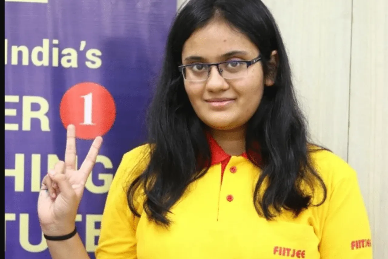 Kavya chopra Topper IIT Jee Advance 2021