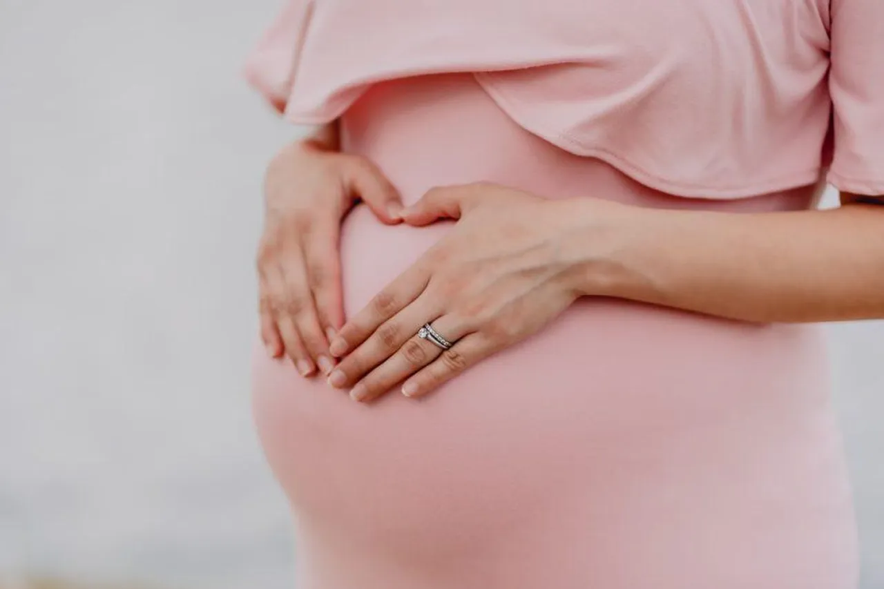 COVID-19 carries more risks in late pregnancy