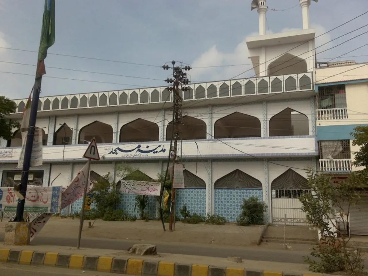 Karachi's Madina Masjid demolishment, What's the whole issue