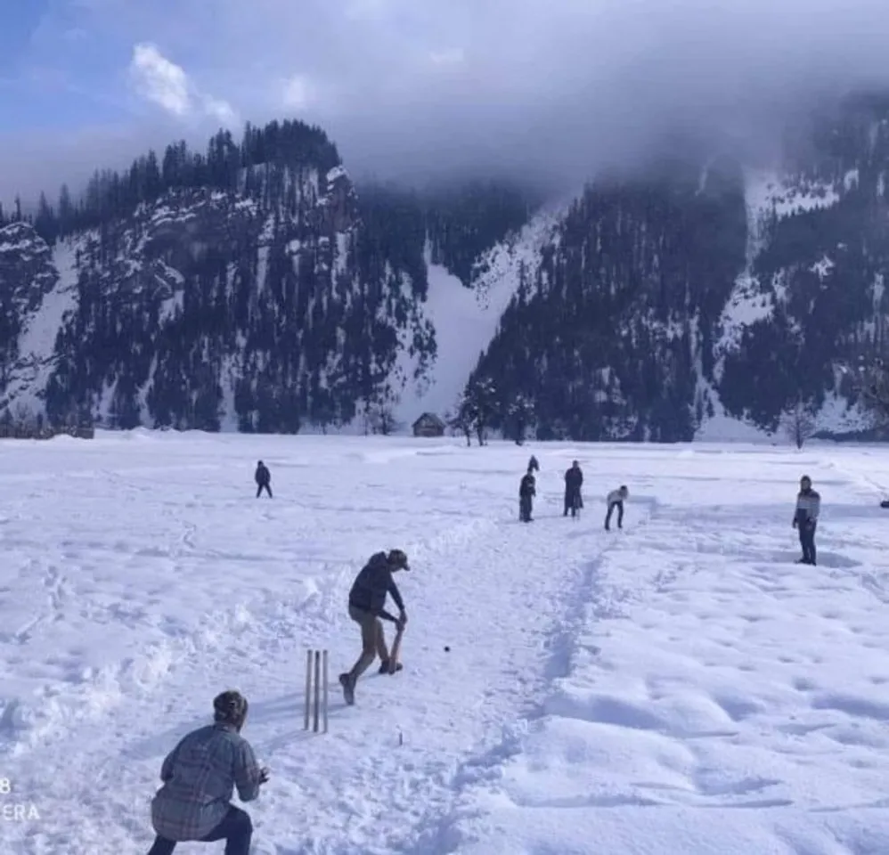 Snow cricket in Kashmir