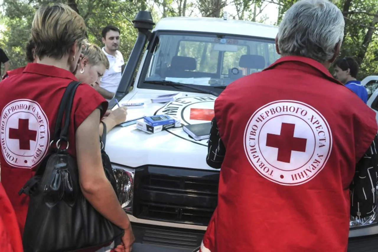 How red cross is helping Ukrainians