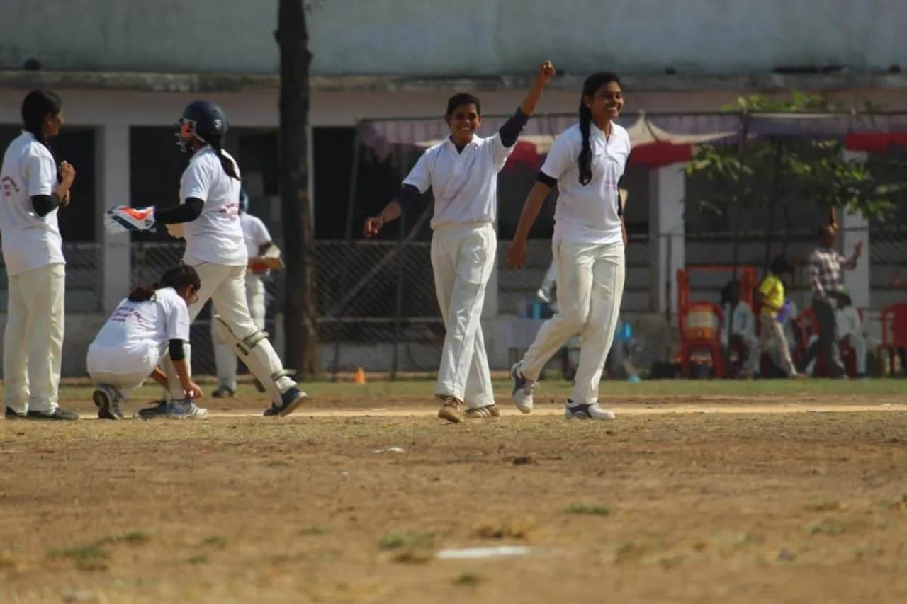 Tribal Girls playing cricket in Harda MP