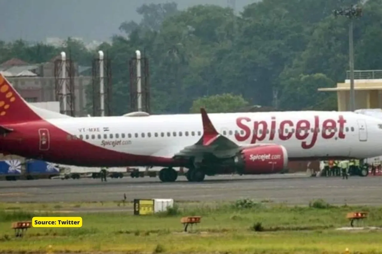Spicejet: 2nd malfunction incident in a day, windshield cracks