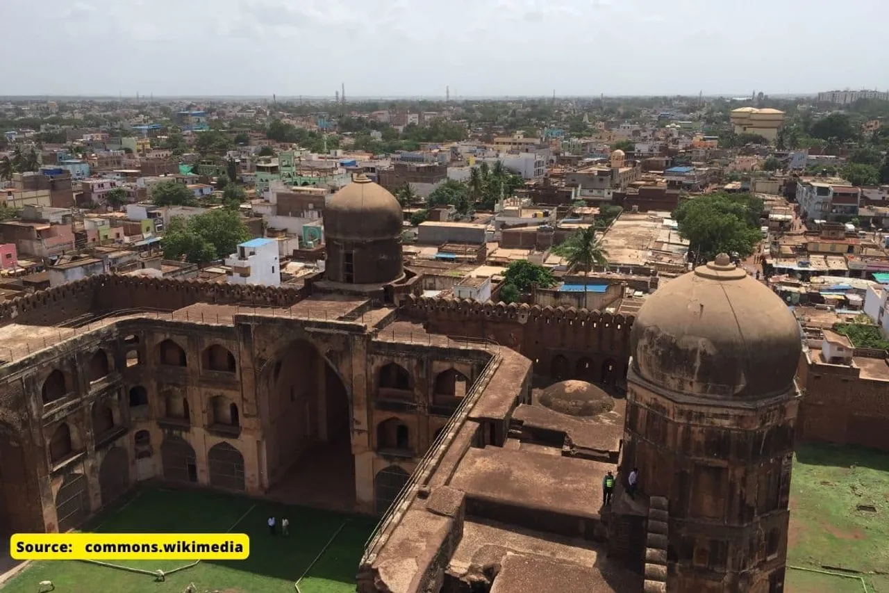 History of Mahmud Gawan Madarsa in Bidar, Where crowd performed Puja forcefully