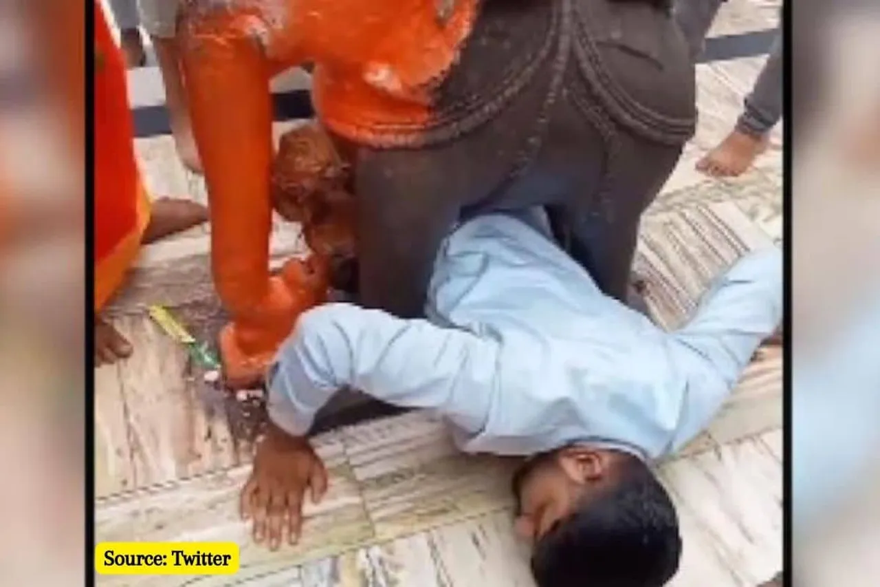 Devotee trapped under elephant statue in Gujarat temple