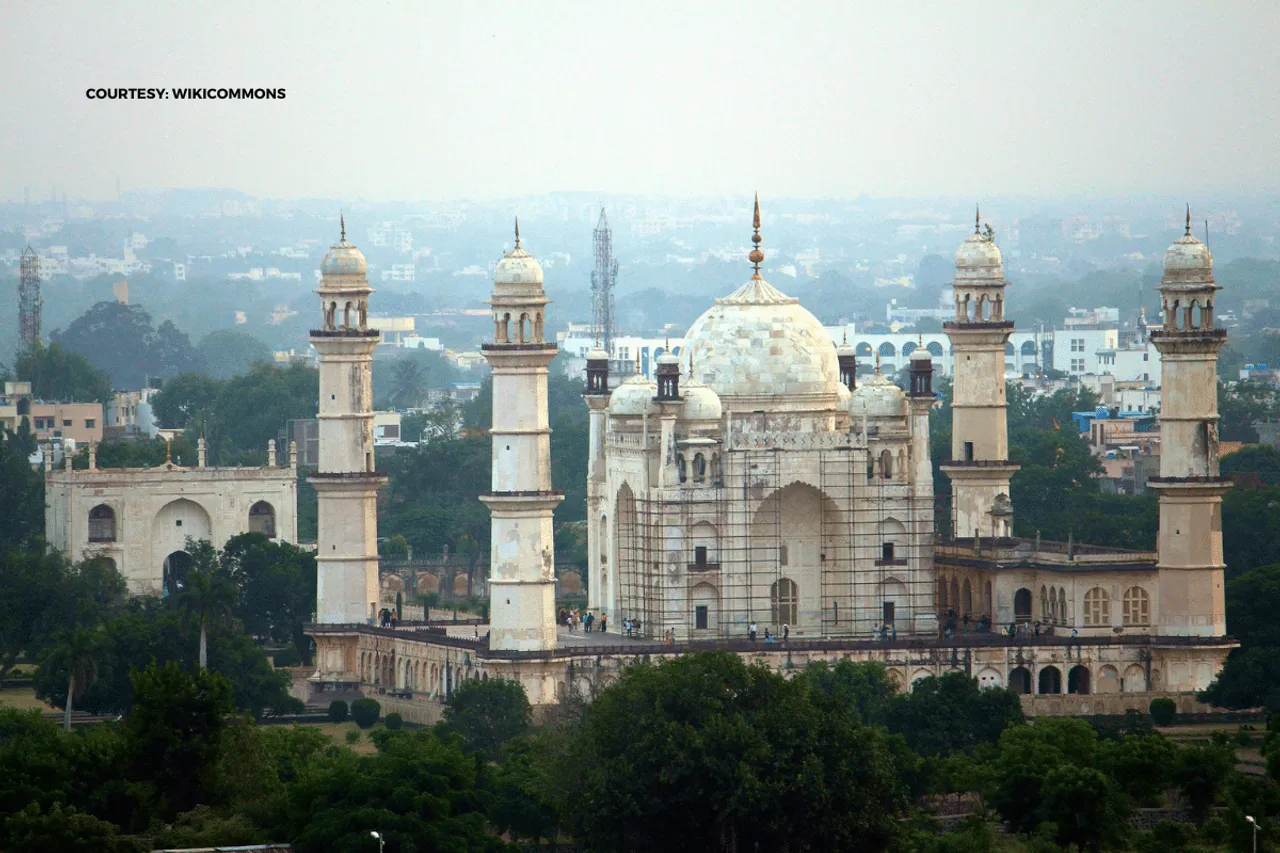 Bibi Ka Maqbara wide shot