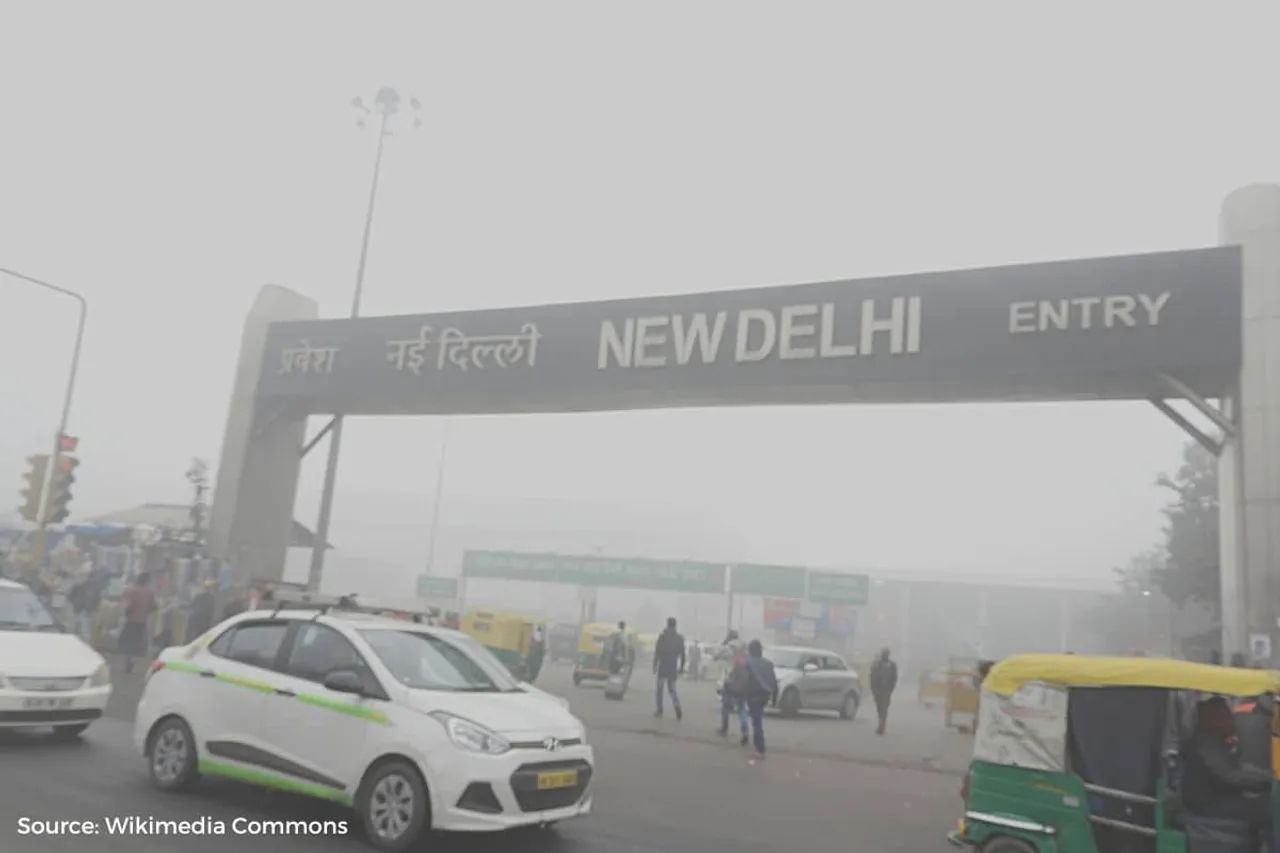 What is ground-level ozone pollution Delhi is dealing with?