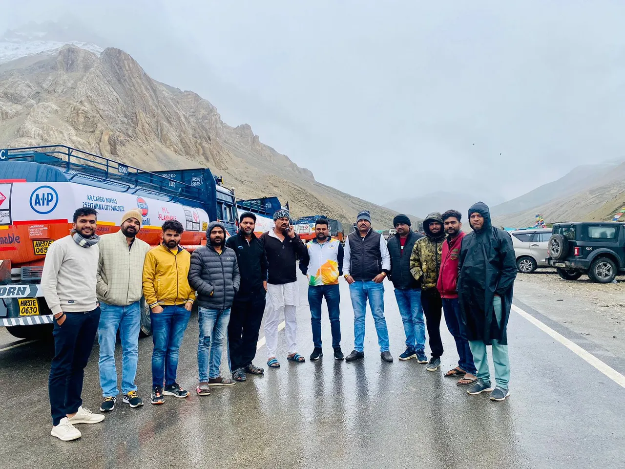 अमरनाथ यात्रा से वापस लौट रहे शिवपुरी के 12 यात्री हिमस्खलन से लेह-मनाली हाइवे पर फंसे