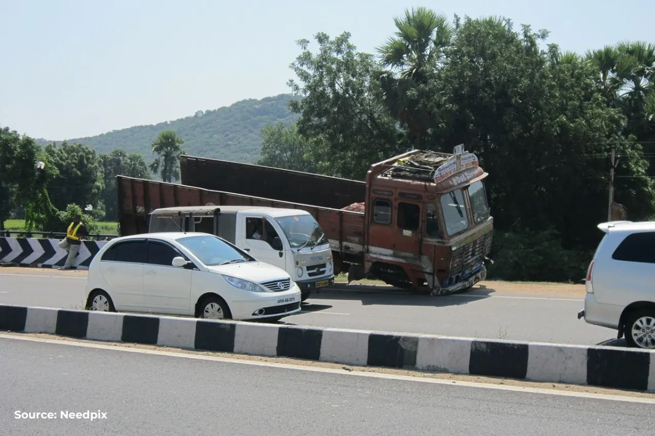 Data: Number of road accidents on national highways in last 5 years