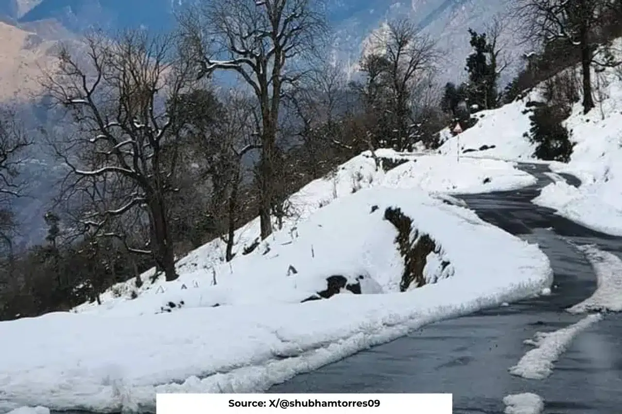 IMD: Heavy snowfall alert issued in 3 states, Avalanche warnings in J&K