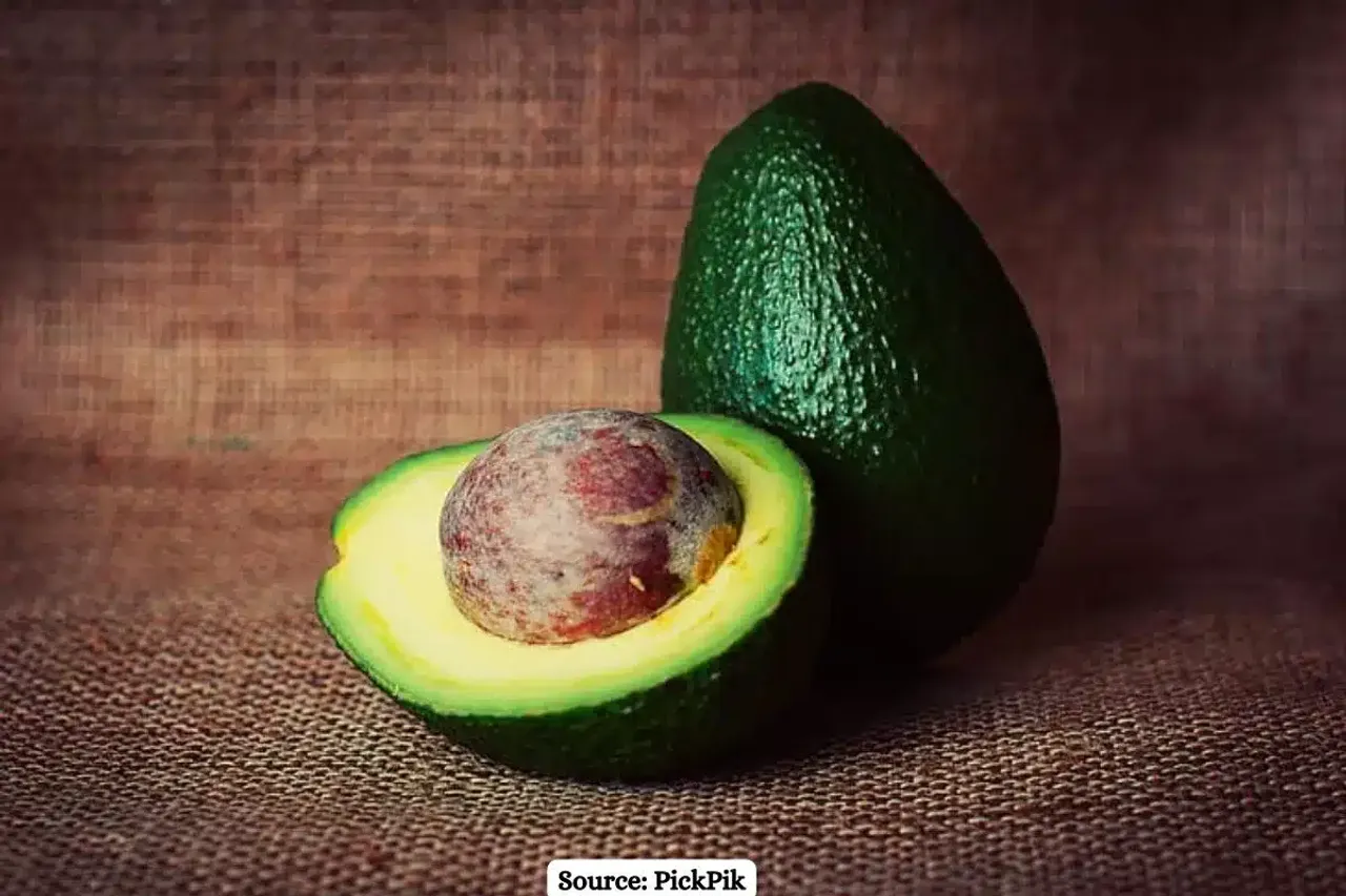 Avocado impact: a healthy fruit but harmful to environment